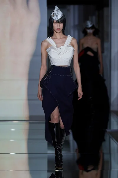 Look 13